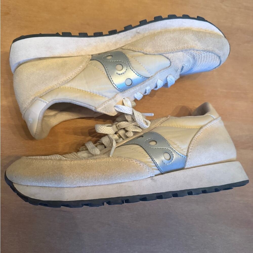 Saucony Jazz Retro Cream and Silver Athletic Shoes